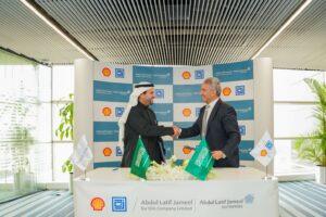 Al Jomaih & Shell Lubricating Oil Company Signs an Agreement with Abdul Latif Jameel for Oils to Supply Toyota Genuine Oils in Saudi Arabia