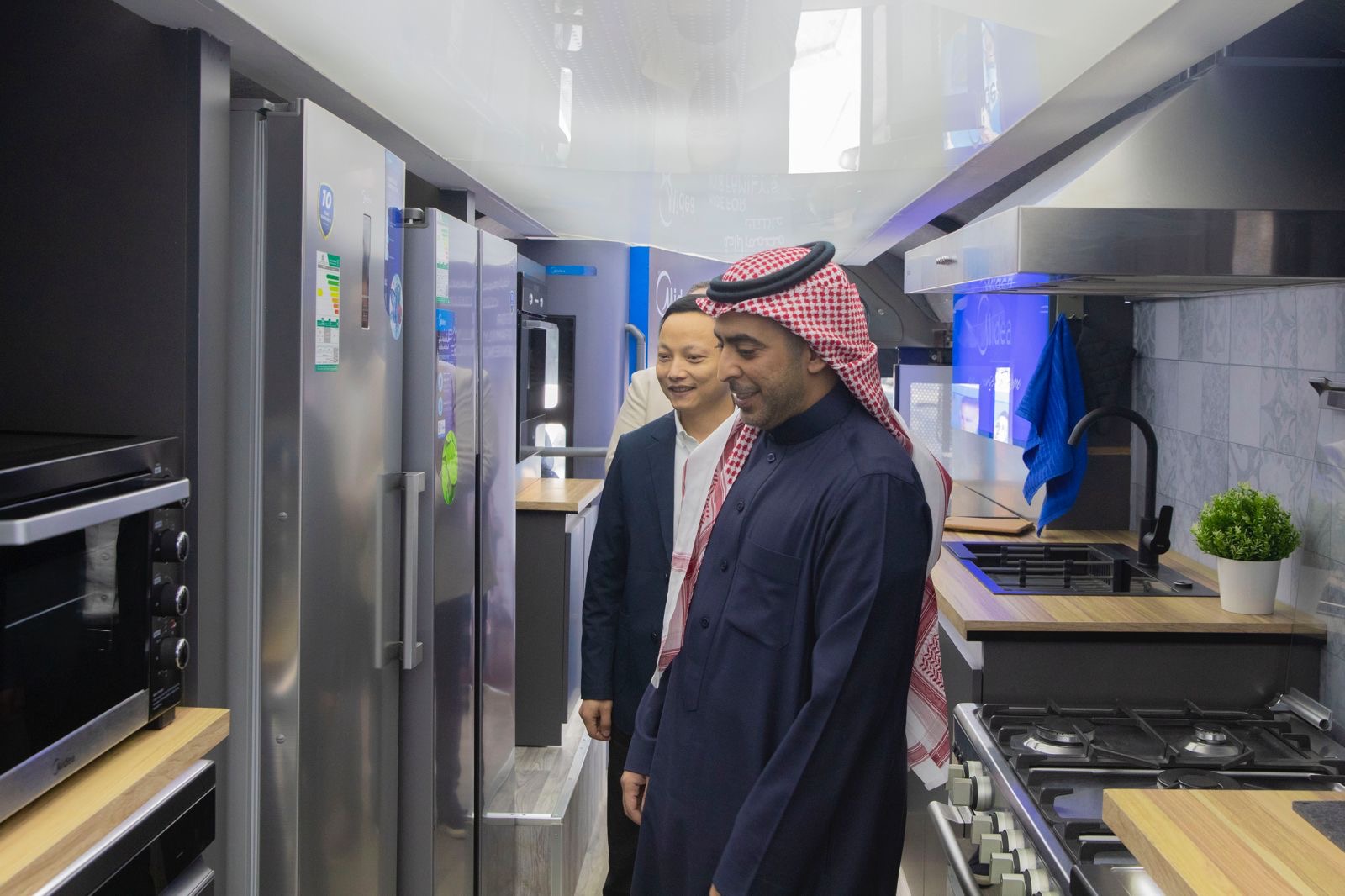You are currently viewing مجموعة مايديا وشاكر تعززان شراكتهما الاستراتيجية وتطلقان حملة ‘لحظات مايديا’ في السعودية