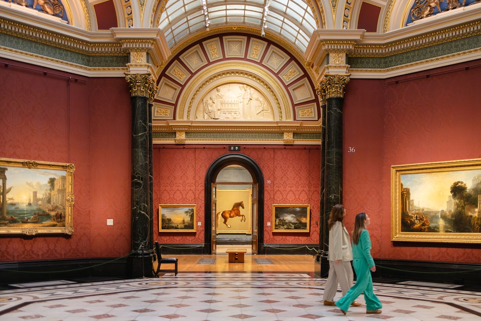 You are currently viewing مارس طقوس التأمّل بين الروائع الفنية في المتحف الوطني بلندن