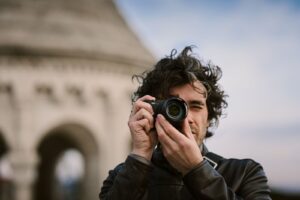 سوني تطلق الجيل الثالث من كاميرا آر إكس 1 آر الرائدة وخفيفة الوزن بمستشعر صور بالإطار الكامل والعدسة الثابتة