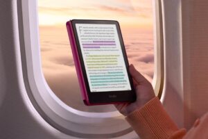 أمازون تُضفي الألوان على تجربة القراءة في الإمارات والسعودية مع أجهزة Kindle Colorsoft الجديدة كليًا