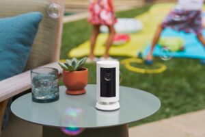 دراسة: 85٪ من المسافرين في السعودية يشعرون براحة البال عند مراقبة منازلهم عن بُعد.