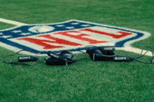 سوني تستعد لإطلاق سماعات مخصصة للمدربين في الدوري الوطني لكرة القدم الأمريكية لموسم 2025