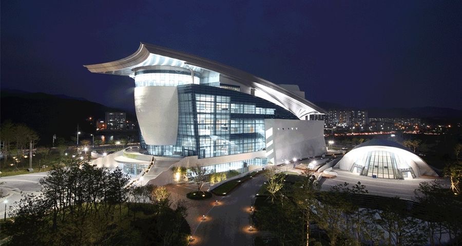 You are currently viewing تحت شعار: “بناء غدٍ مستدام: التواصل، الابتكار، الازدهار” “أبيك 2025” تنطلق في جيونجو الكورية 31 أكتوبر المقبل