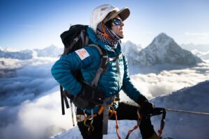 نيللي عطّار تسطّر التاريخ كأول لبنانية تتسلق أعلى خمس قمم في العالم