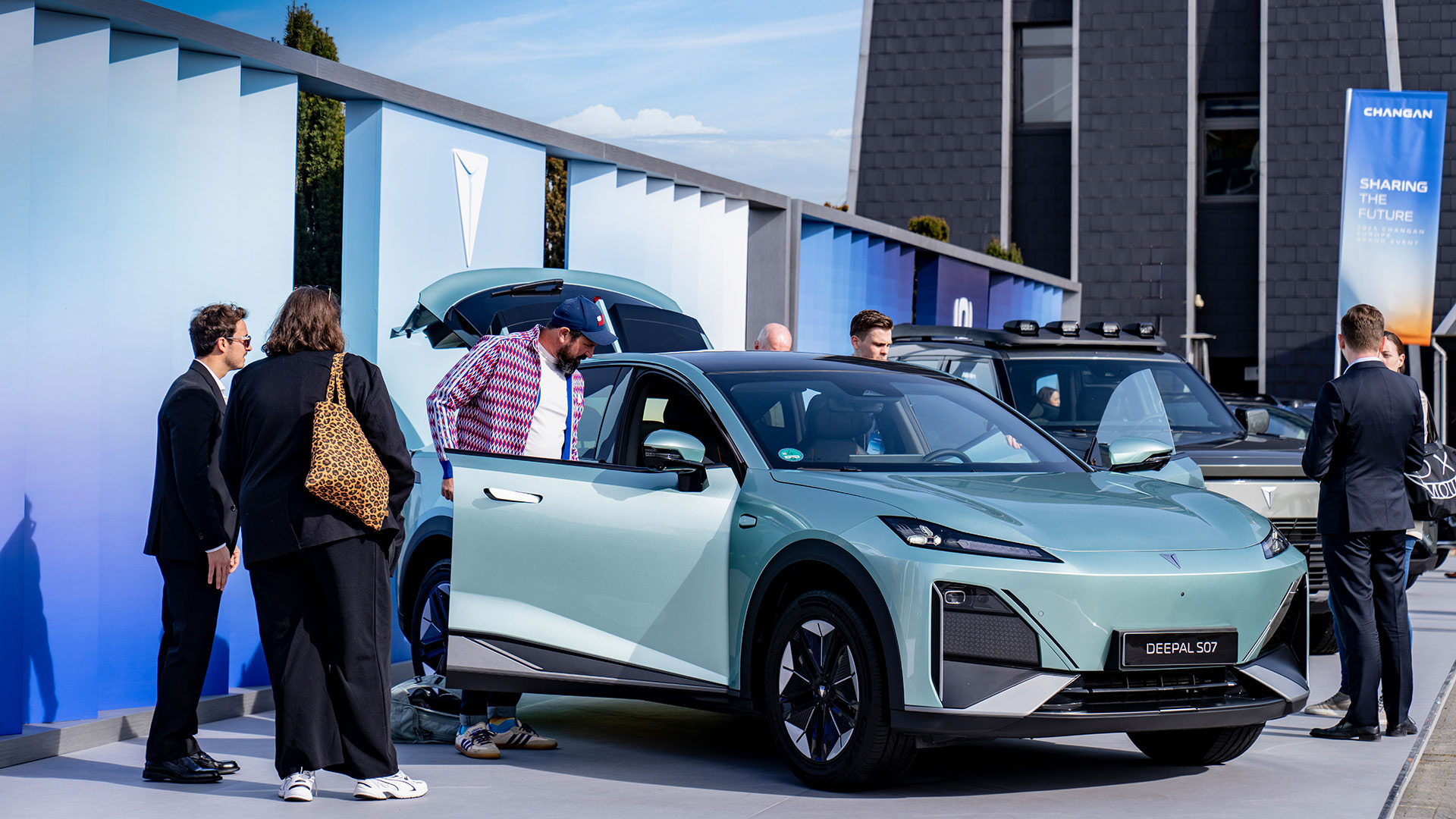 You are currently viewing علامة ديبال تستهدف التوسع الأوروبي من خلال إطلاق عملياتها في المملكة المتحدة