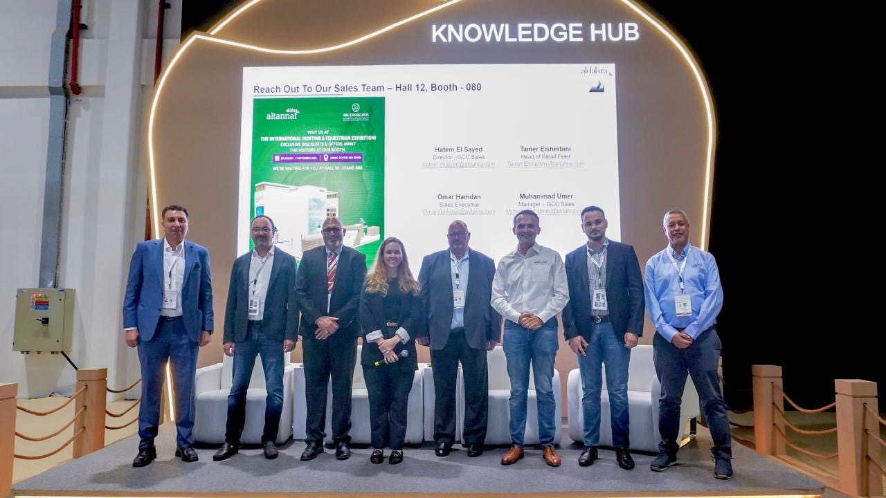 You are currently viewing شركة الظاهرة الزراعية تدعم التحول الرقمي وتقدم حلول ونصائح فنية للتغذية الحيوانية في معرض أبوظبي الدولي للصيد والفروسية 2025