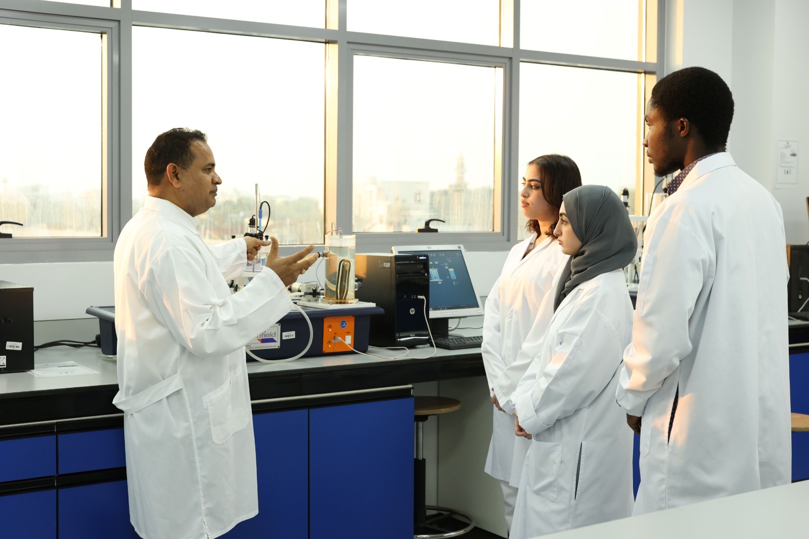 You are currently viewing الجامعة الأمريكية في رأس الخيمة : الشهادات الهندسية تحتل مكانة عالية في قائمة أولويات الطلاب في الإمارات