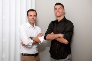 مجموعة إنسباريا تفتتح عيادتها الخامسة عشرة، وهذه المرة في الرياض، بمشاركة كريستيانو رونالدو، الشريك المؤسس للمجموعة، في حفل الافتتاح الرسمي