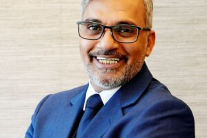 وليد عطا الله يُضيء سماء الموضة في السعودية بمشاركة استثنائية في معرض “Top Fashion”