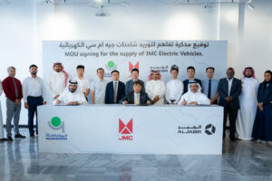 شركة الجبر التجارية تحتفي بنجاح ورشة المركبات الكهربائية وتوقّع اتفاقية استراتيجية مع مجموعة اليمامة.