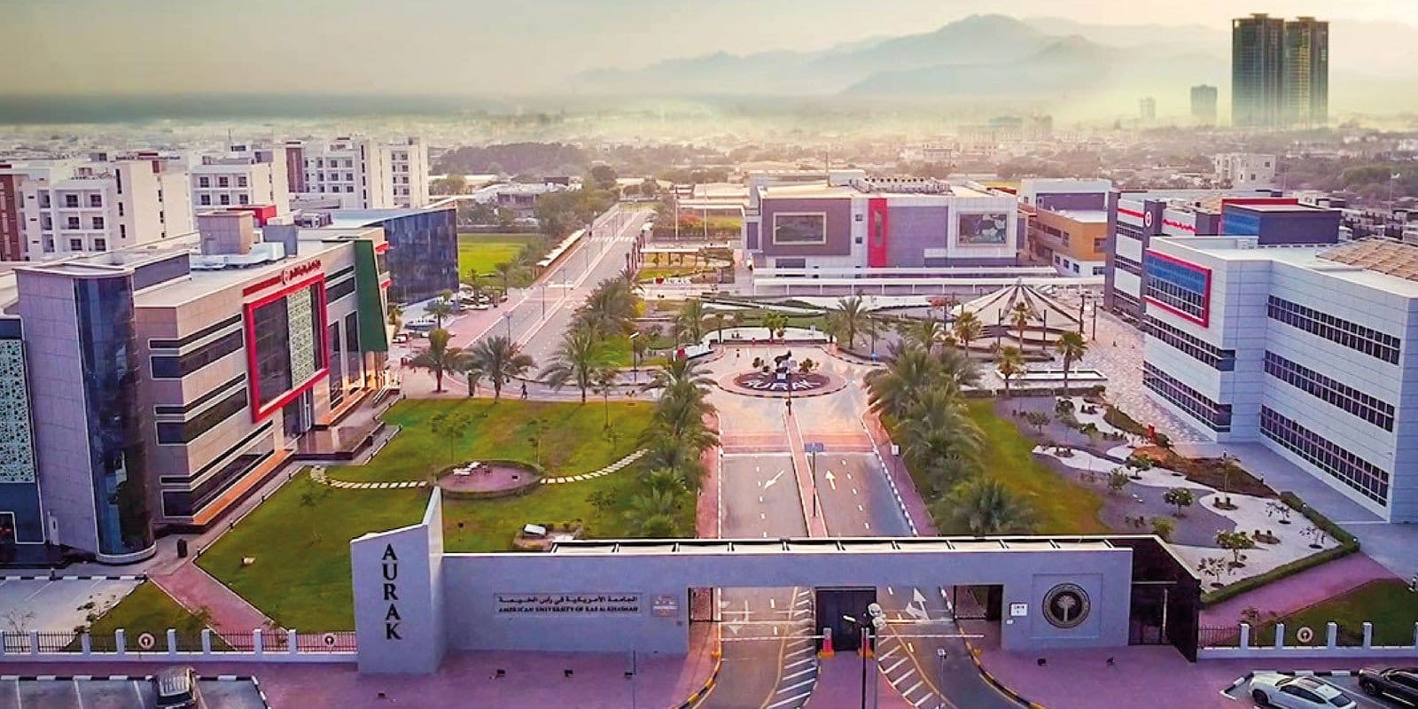 You are currently viewing دراسة في “أمريكية رأس الخيمة”: الأنظمة التعليمية السيبرانية – الواقعية تحدث نقلة نوعية في قطاع التعليم العالي