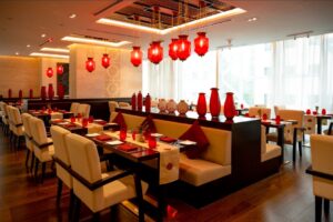 فندق شذا الدوحة يفتتح مطعم جراند ترانك رود – لمسة من الأصالة والأناقة