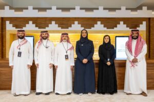 نادي الصقور السعودي و”البحر الأحمر الدولية” يوقّعان مذكرة للتعاون في الاستدامة البيئية وحماية مواطن الصقور