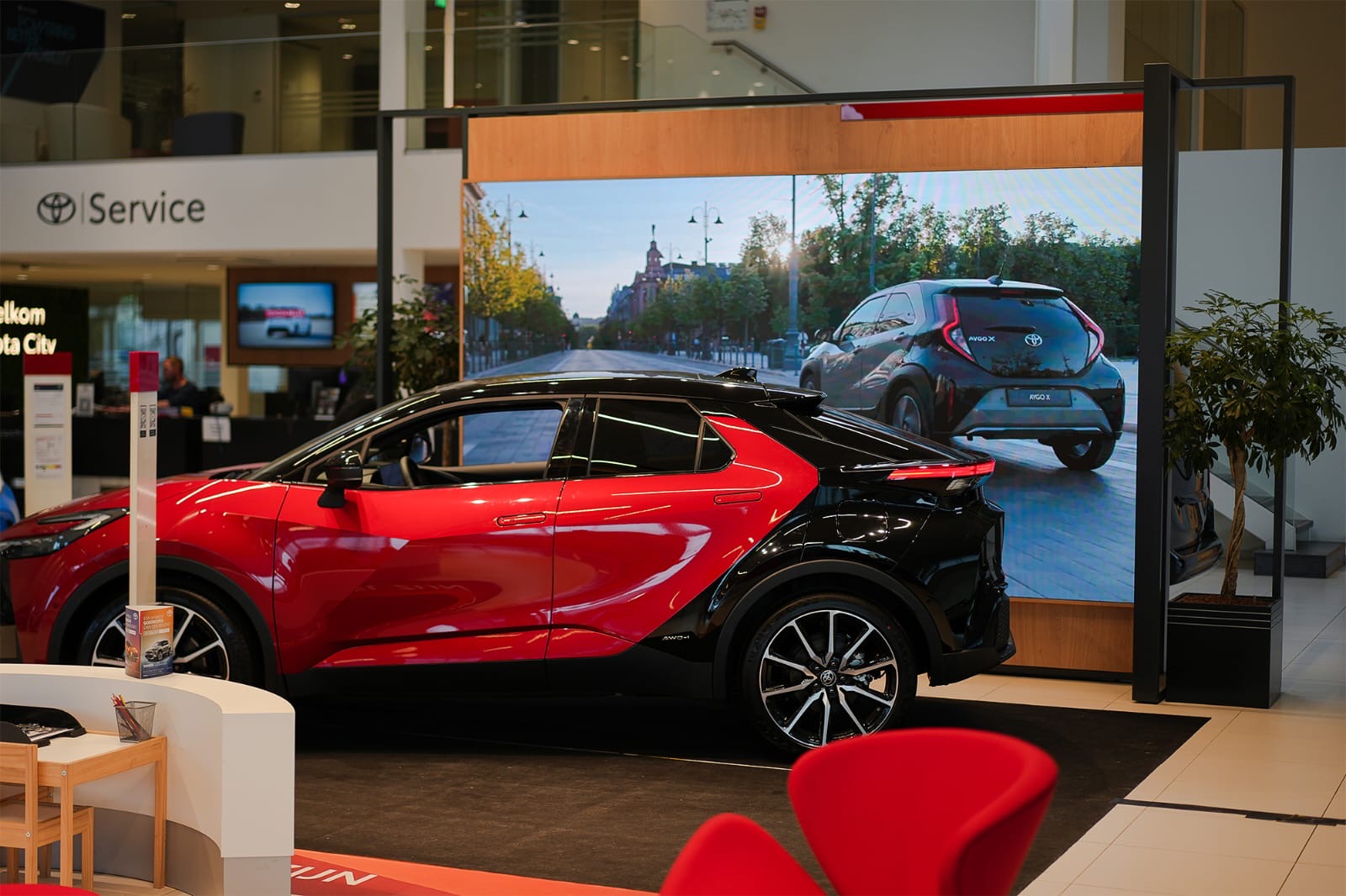 You are currently viewing Samsung Expands Partnership With Toyota To Digitally Transform Dealerships in New Markets