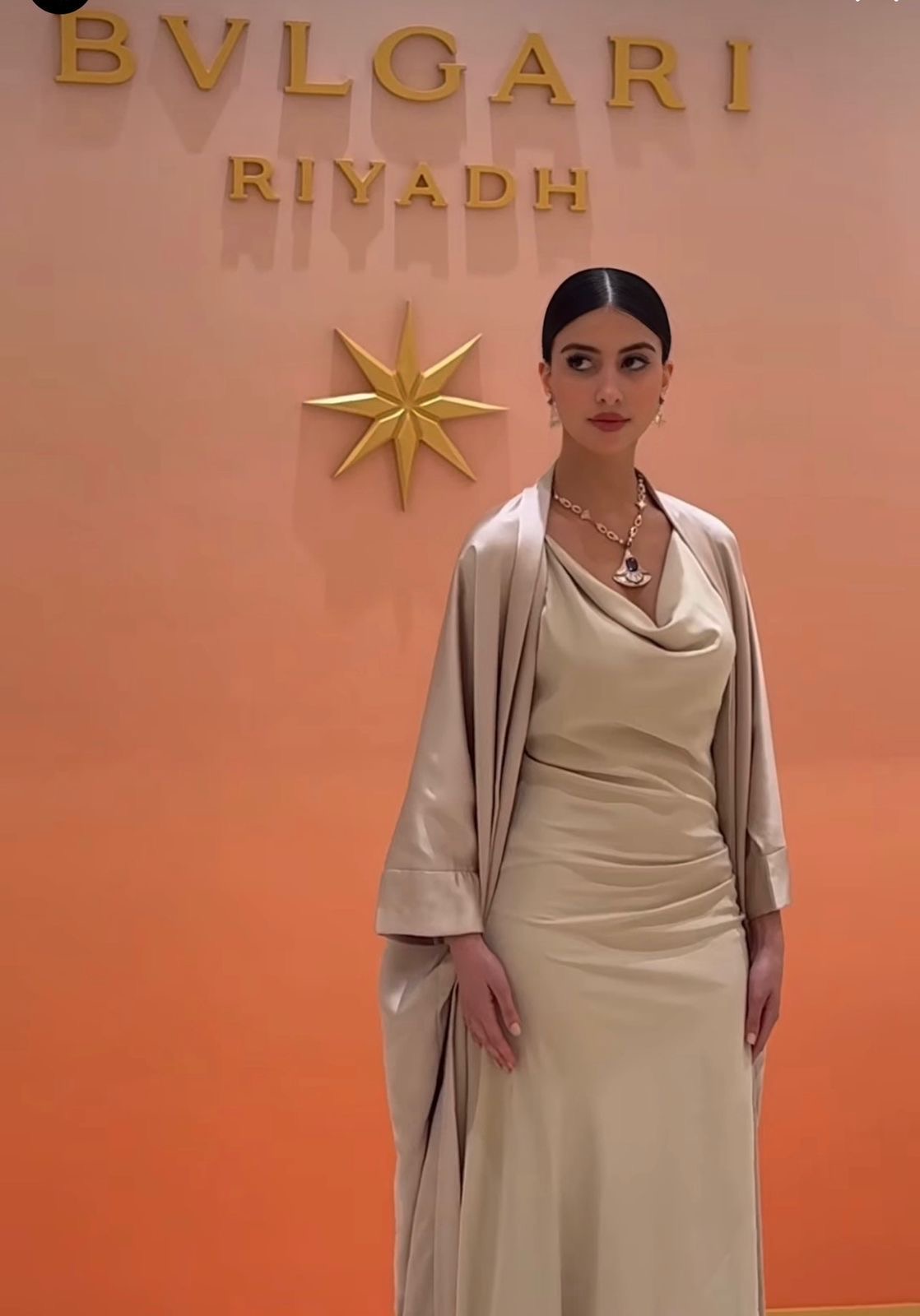 Read more about the article آمنة داي… عارضة الأزياء التي تمهد طريقها نحو عالم التمثيل بثقة وأناقة