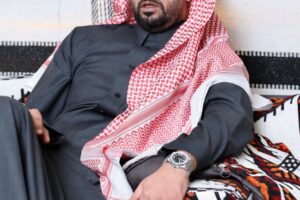 عبدالعزيز الحسون.. شاعر الفصحى وصوت الفخامة الذي جمع بين عالم الأعمال وجمال اللغة