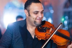 عندما يتنفس الكمان: رحلة سليم بن عبدالله من القلب إلى العالم كتبت ريم القمري