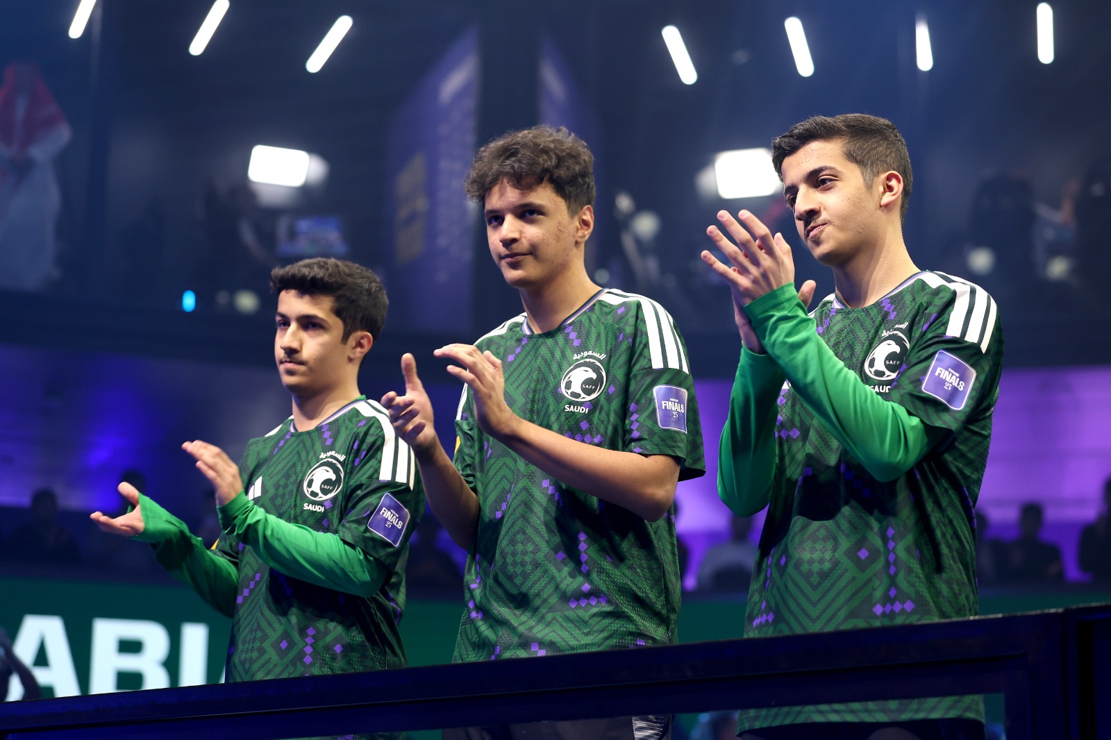 You are currently viewing المنتخبات المتأهلة إلى نصف النهائي تستعرض عوامل الفوز وقوة المنافسة ضمن نهائيات FIFAe 2025