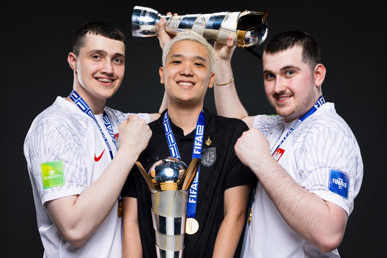 Read more about the article تايلاند بولندا يتربعان على عرش منافسات eFootball™ ضمن فعاليات كأس العالم FIFAe™