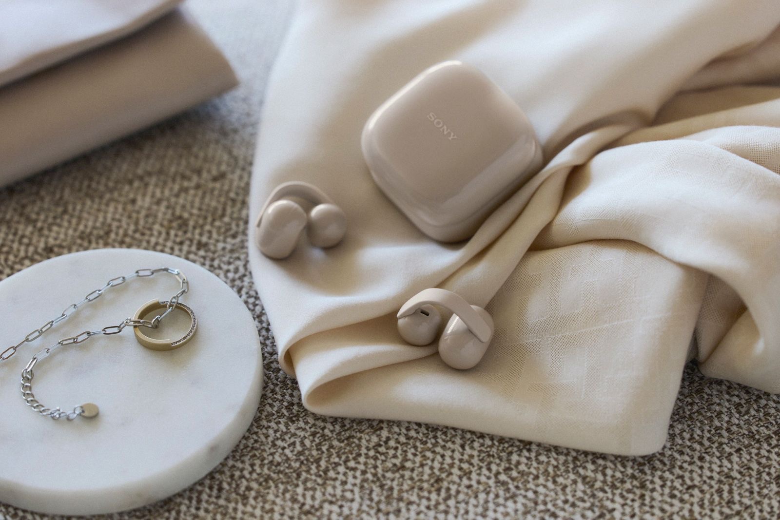 Read more about the article Sony Unveils LinkBuds Clip Open Earbuds in Saudi Arabia