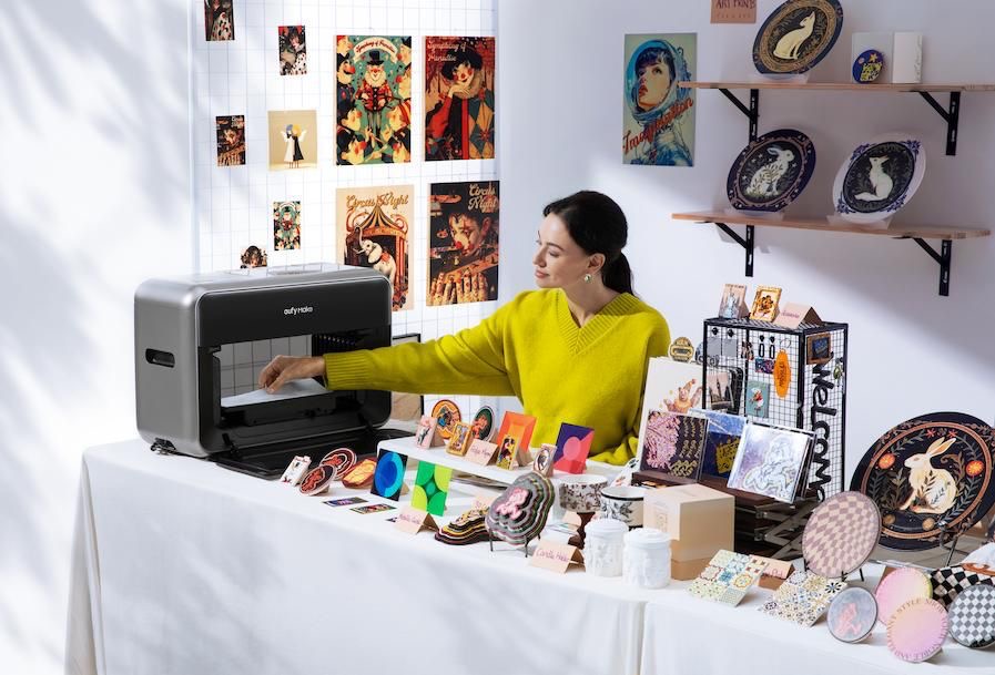 You are currently viewing المشروع الأكثر تمويلاً في العالم على منصة “كيك ستارتر” يسجل أول حضور له في منطقة الشرق الأوسط وأفريقيا بإطلاق طابعة “يوفي ميك – يو في برينتر إي 1” eufyMake UV Printer E1  المصممة لمواكبة متطلبات القطاع الإبداعي المزدهر