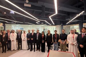 الجامعة الأمريكية في رأس الخيمة تطلق مركز التكنولوجيا المتقدمة والذكاء الاصطناعي