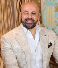 You are currently viewing فندق دبليو الرياض – مركز الملك عبد الله المالي يعيّن فارس دغلاس مديراً عاماً لقيادة فصل جديد من الضيافة العصرية
