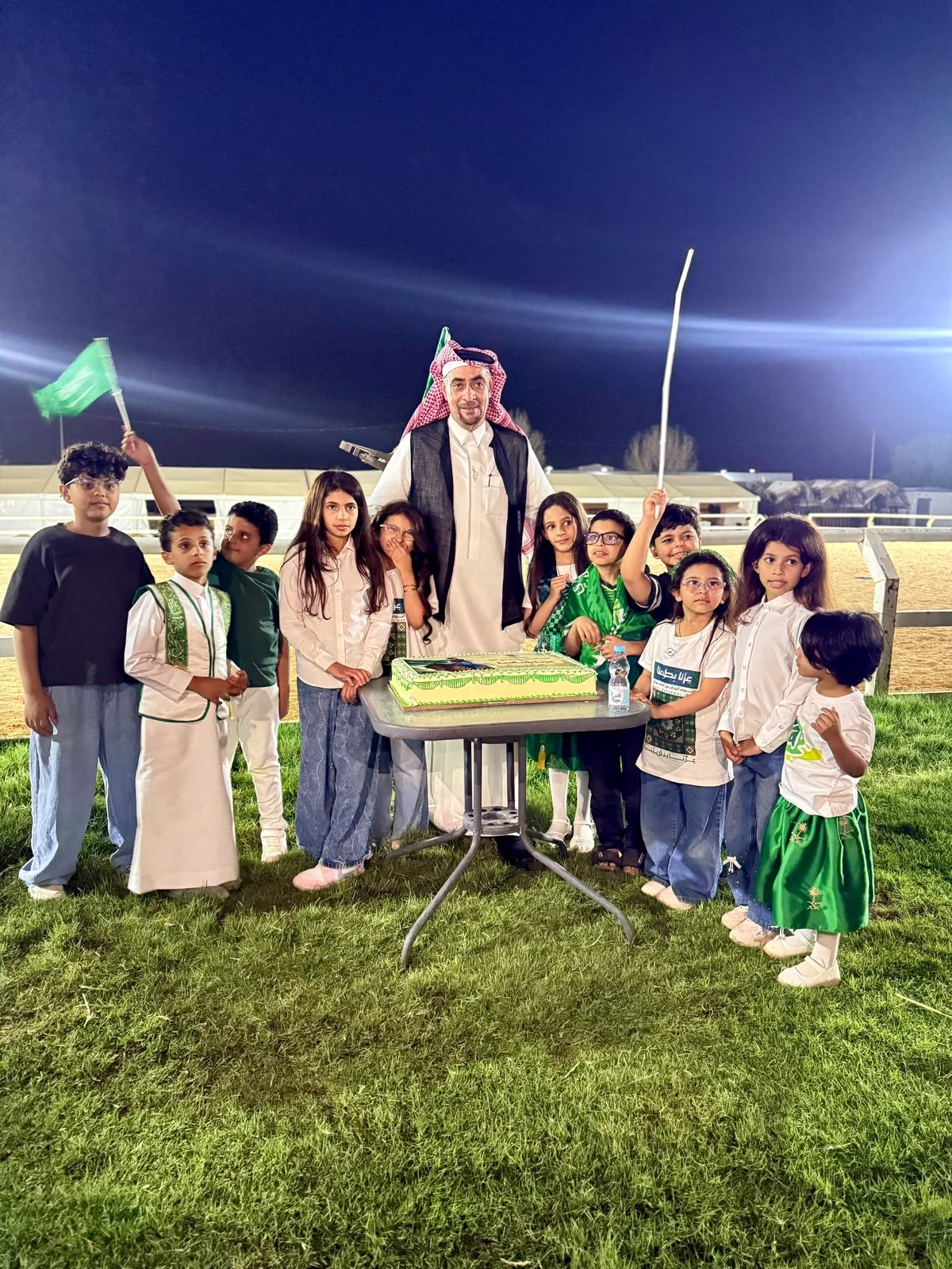 You are currently viewing 6 9 فارسًا و96 حصانًا يحتفون باليوم الوطني الـ96