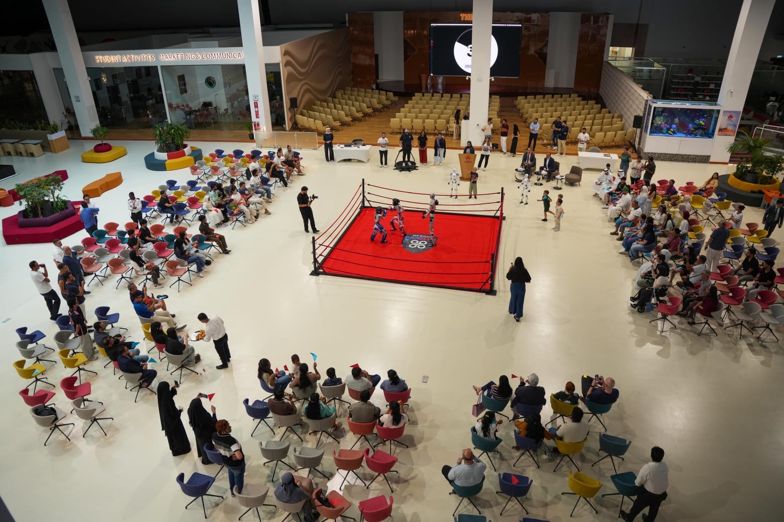 You are currently viewing الجامعة الكندية دبي تنظم أول عرض ملاكمة للروبوتات البشرية في الإمارات العربية المتحدة