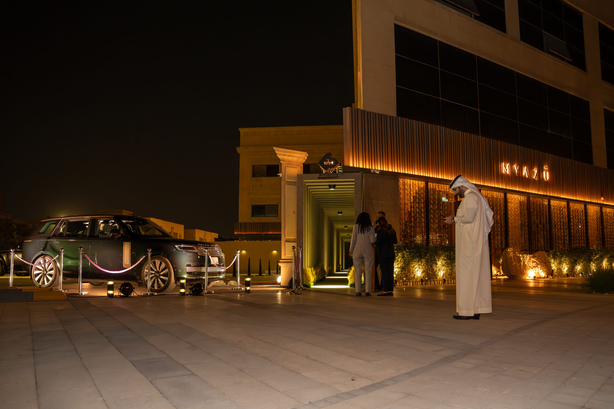 You are currently viewing «رينج روڤر» تجمع نخبة من القيادات ورواد الأعمال في أمسية Dine with Range Rover  بالتعاون مع «ميازو»